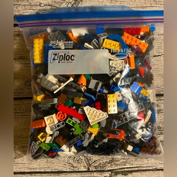 LEGO lot of bulk pieces (1.5 lb bag) assorted sizes, shapes and colors - Picture 1 of 6